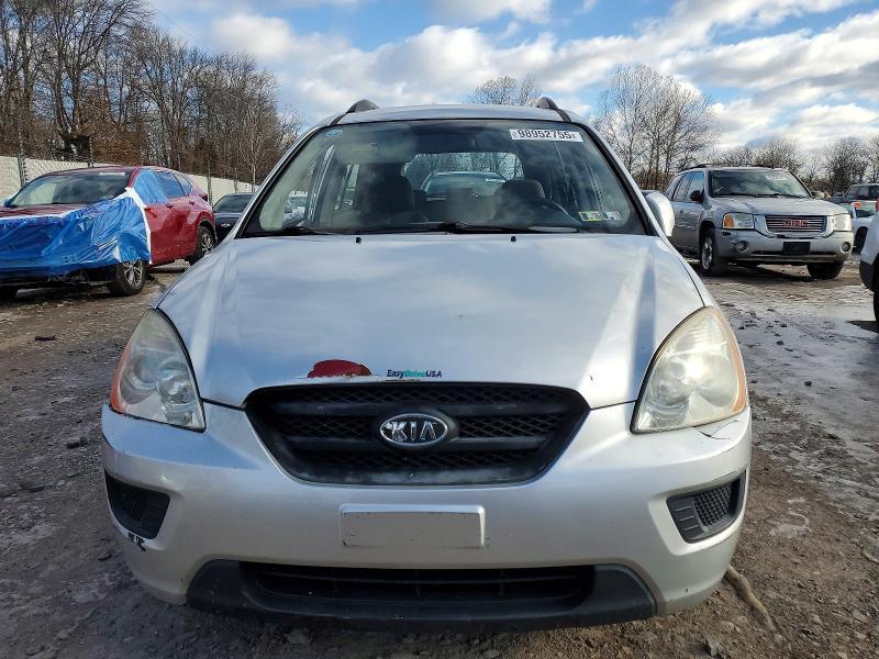 2009 KIA Rondo Base