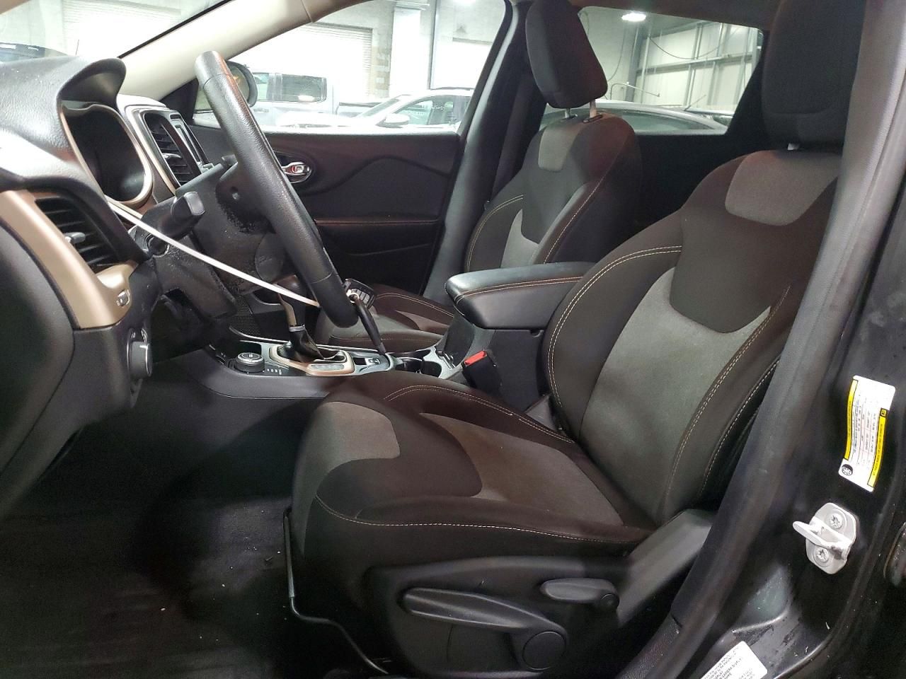 2016 Jeep Cherokee Sport