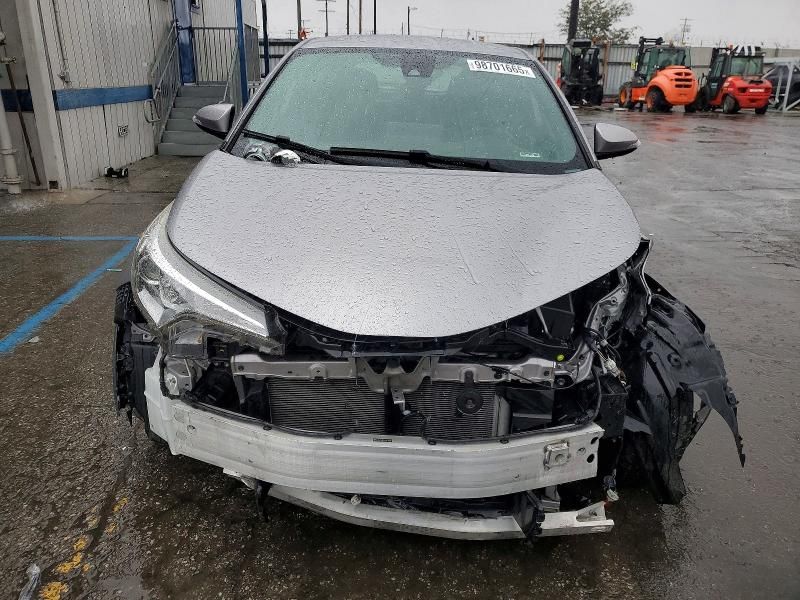 2019 Toyota C-hr xle