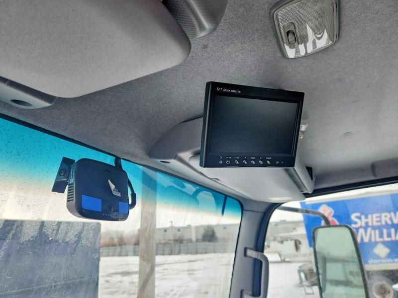 2017 Isuzu NRR Flatbed Truck