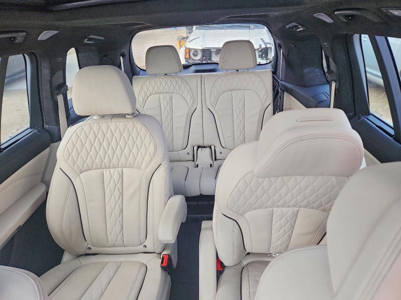 2021 BMW X7 M50i