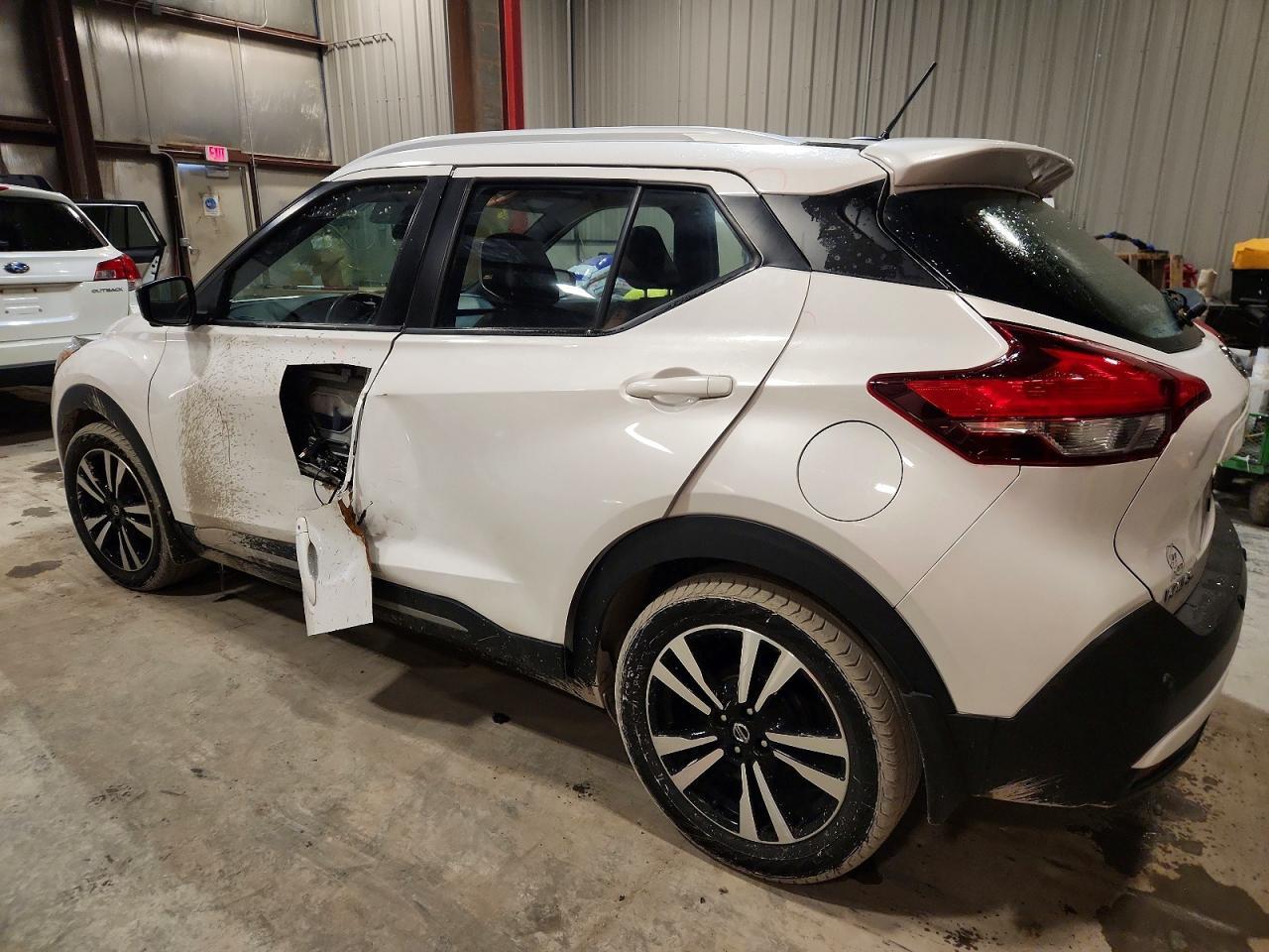 2020 Nissan Kicks sr