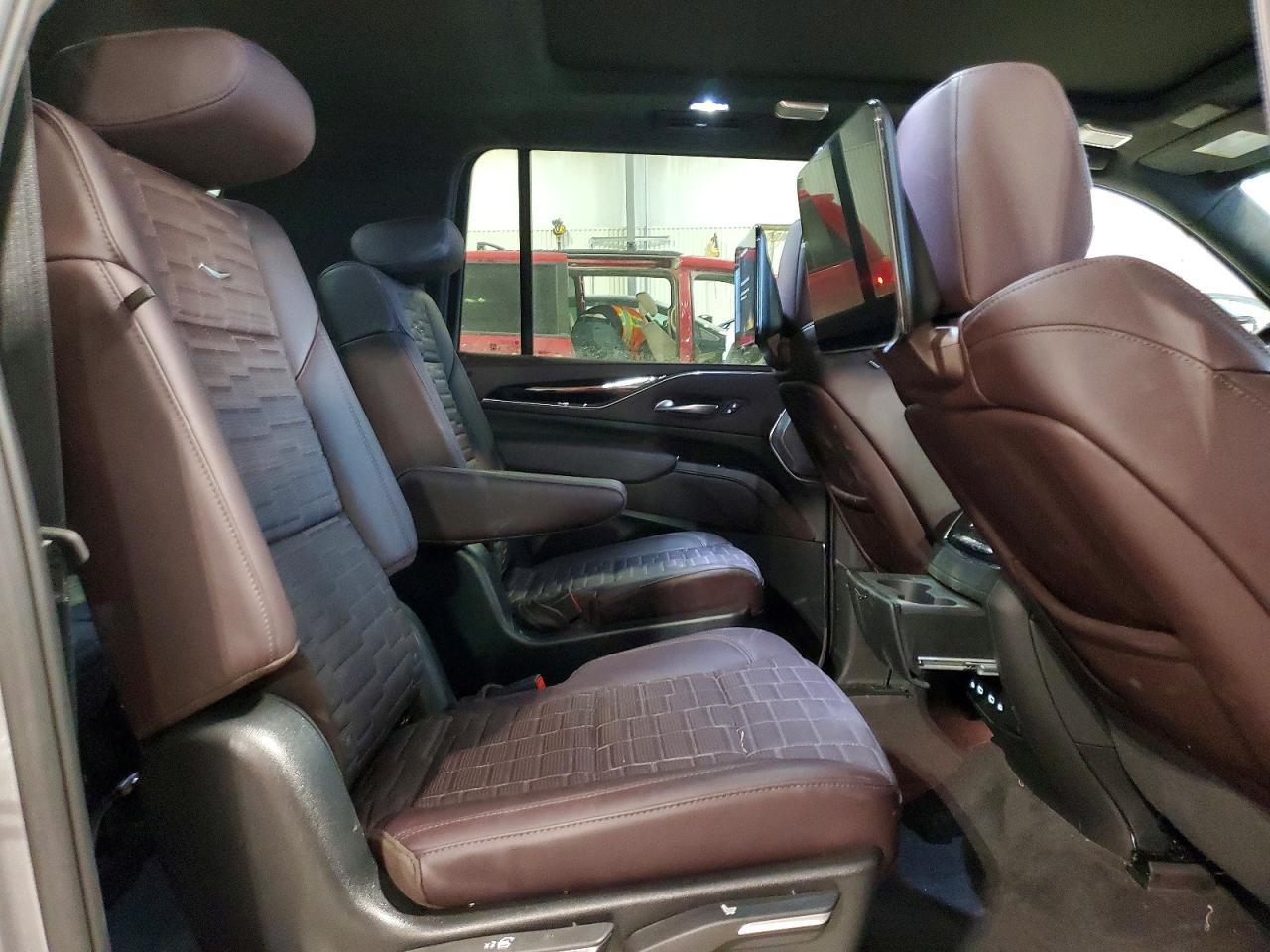 2024 Cadillac Escalade esv Premium Luxury Platinum
