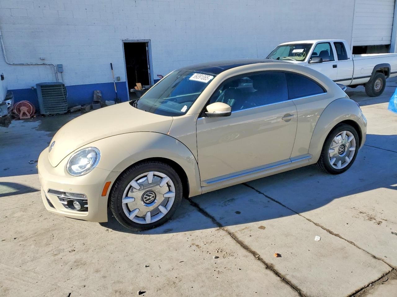 2019 Volkswagen Beetle s