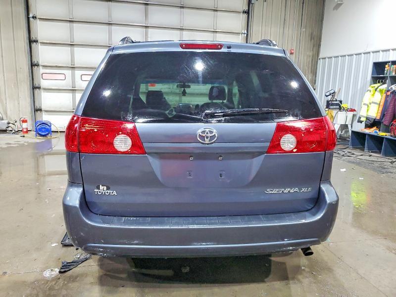 2006 Toyota Sienna xle 7 Passenger