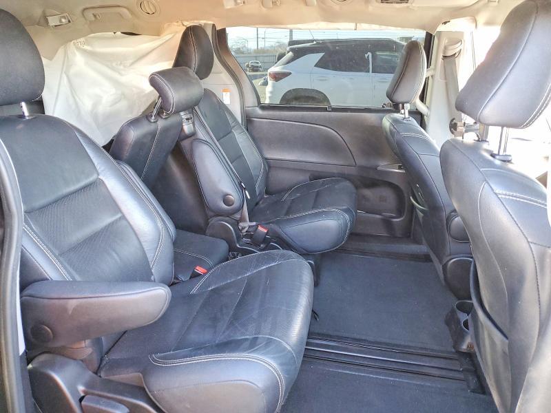 2017 Toyota Sienna se