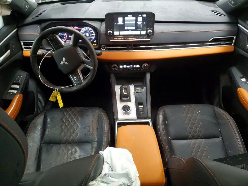 2023 Mitsubishi Outlander sel