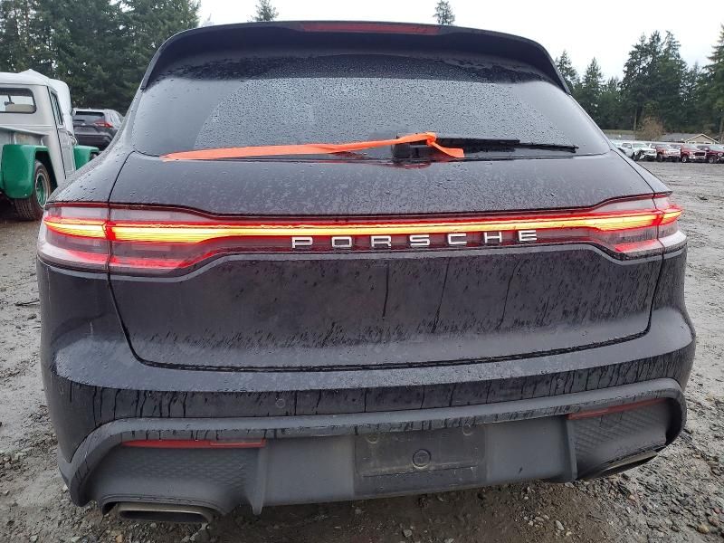 2023 Porsche Macan Base