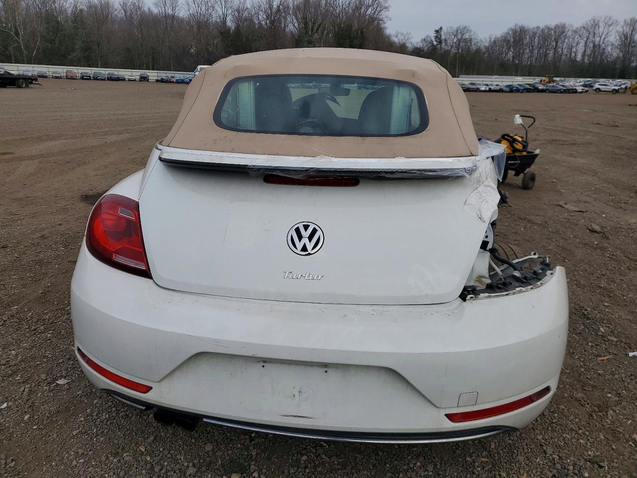 2018 Volkswagen Beetle s