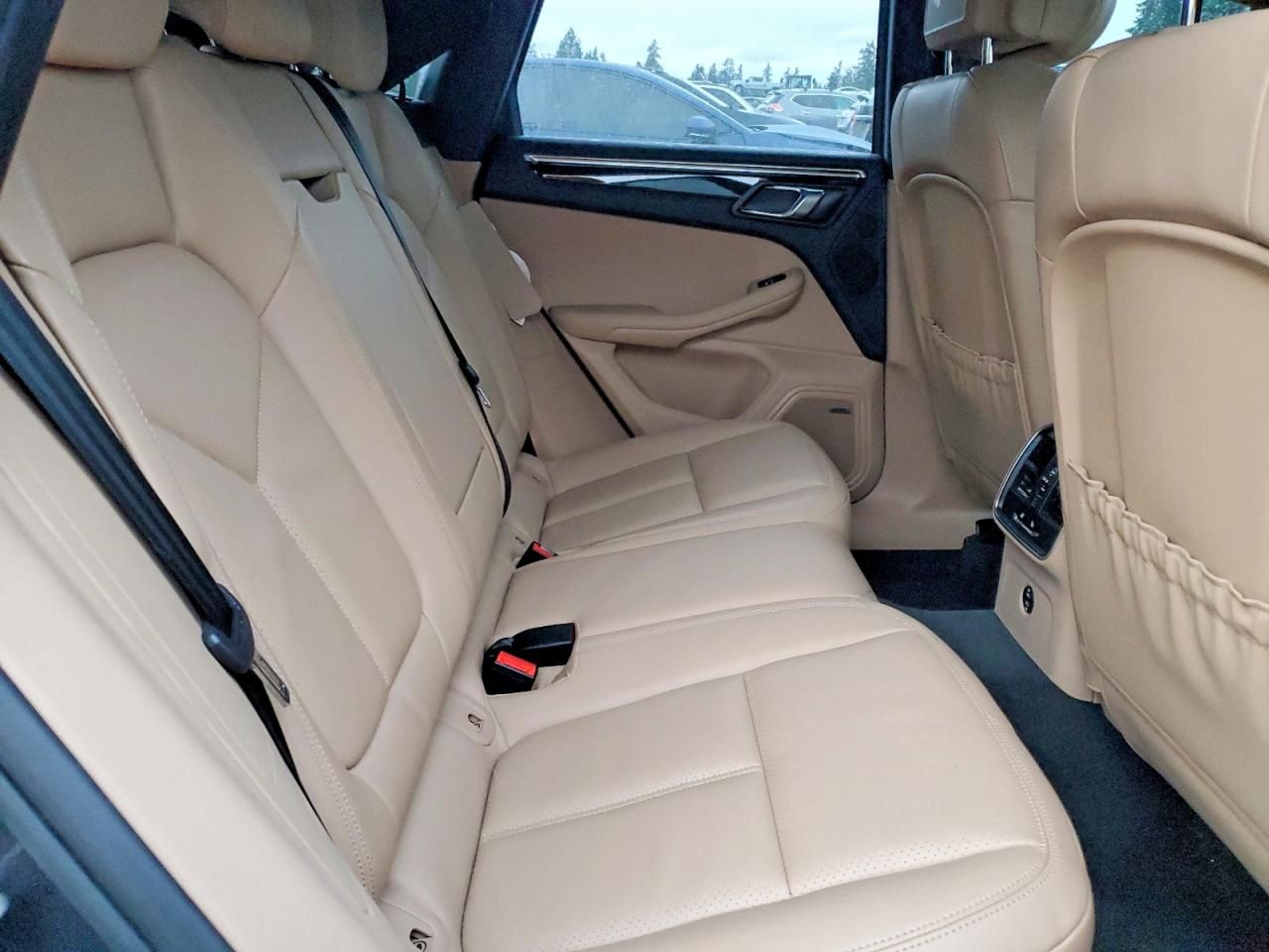 2023 Porsche Macan Base