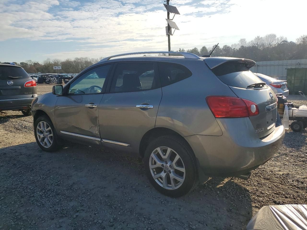 2011 Nissan Rogue s