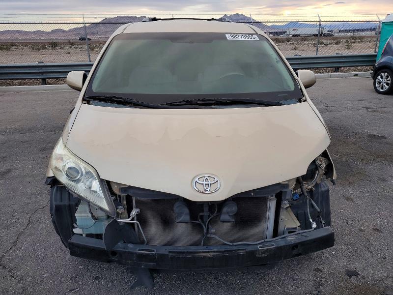 2012 Toyota Sienna le