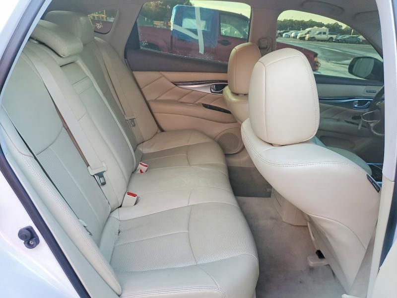 2015 Infiniti Q70 3.7