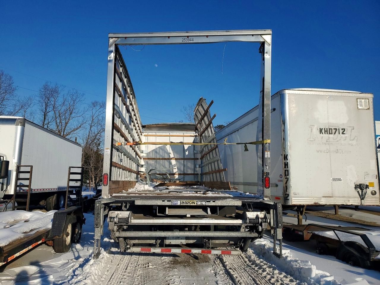 2023 International MV607 BOX Truck