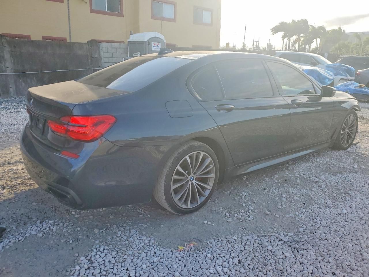 2016 BMW 740 i