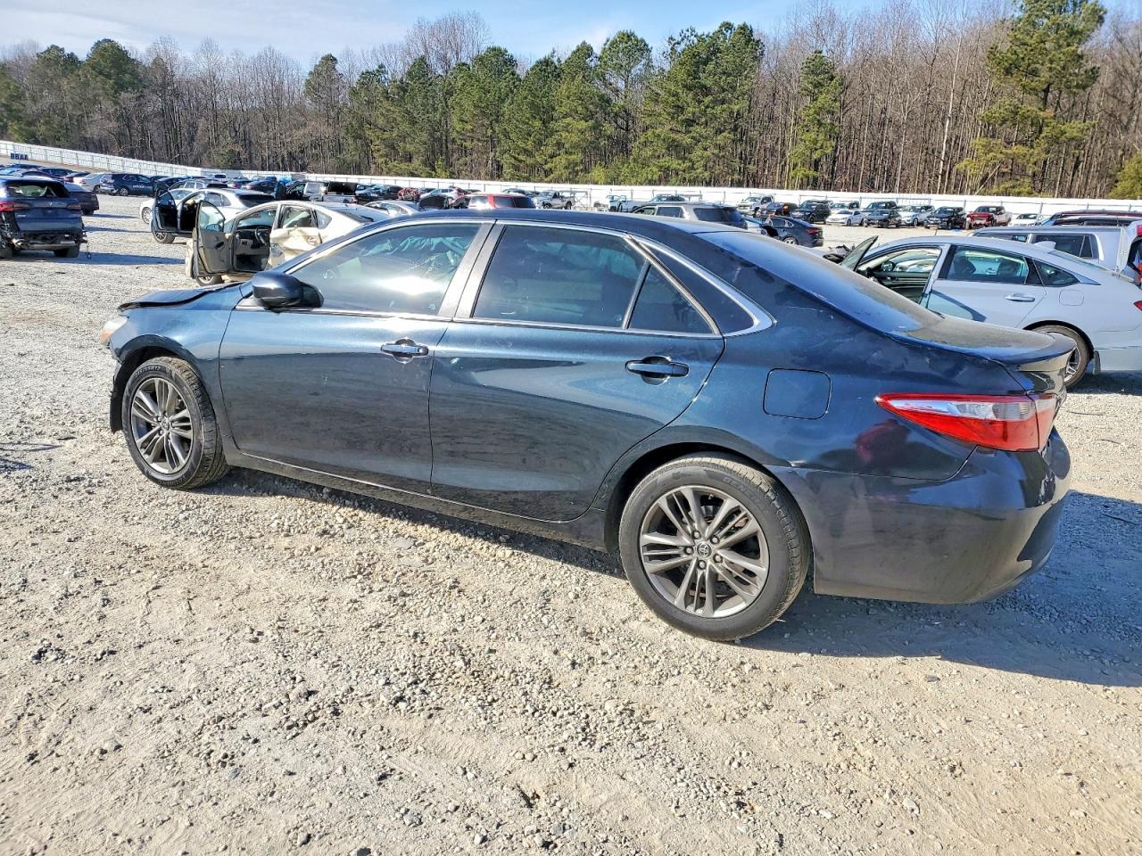 2015 Toyota Camry le