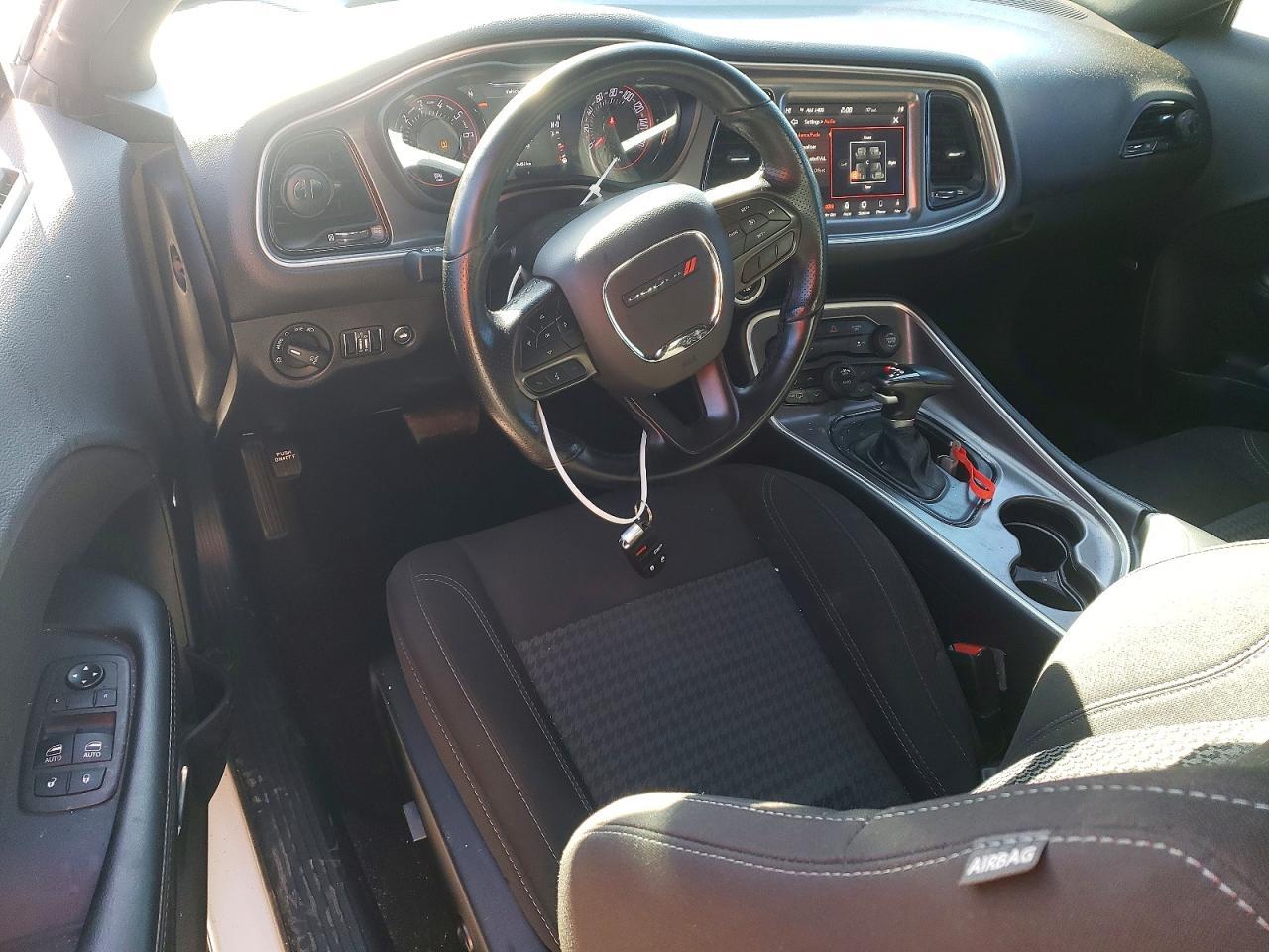 2021 Dodge Challenger sxt