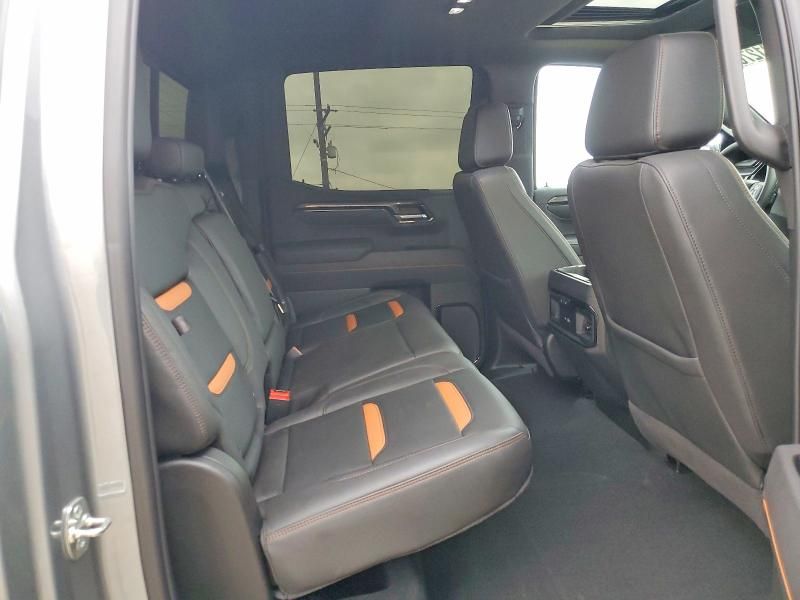 2025 GMC Sierra K1500 AT4