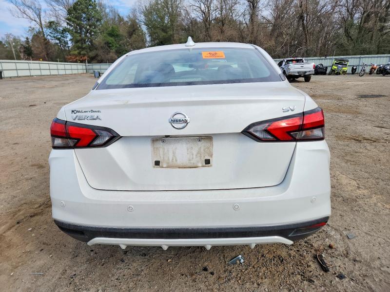2020 Nissan Versa sv