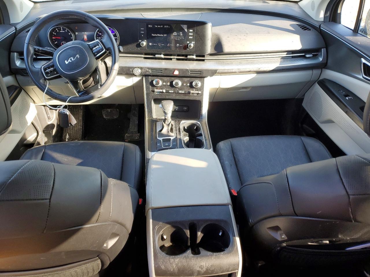 2024 KIA Carnival lx