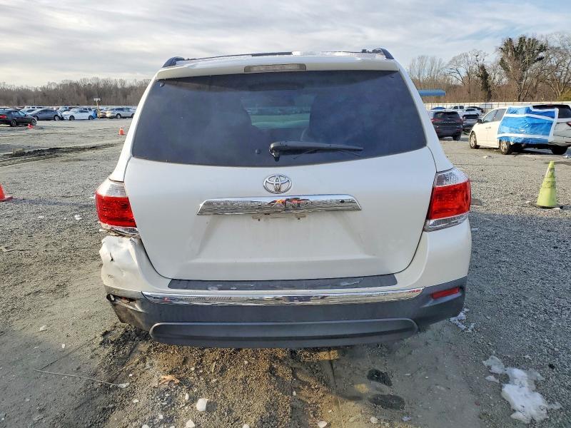 2013 Toyota Highlander Base