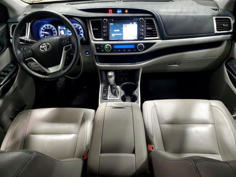 2018 Toyota Highlander se