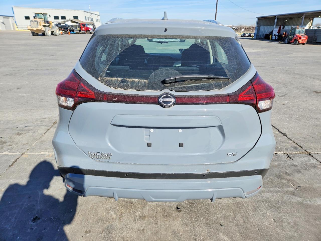 2024 Nissan Kicks sv