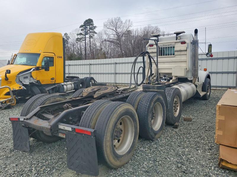 2012 Kenworth T800 Semi Truck