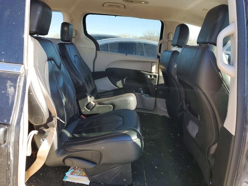 2018 Chrysler Pacifica Touring l