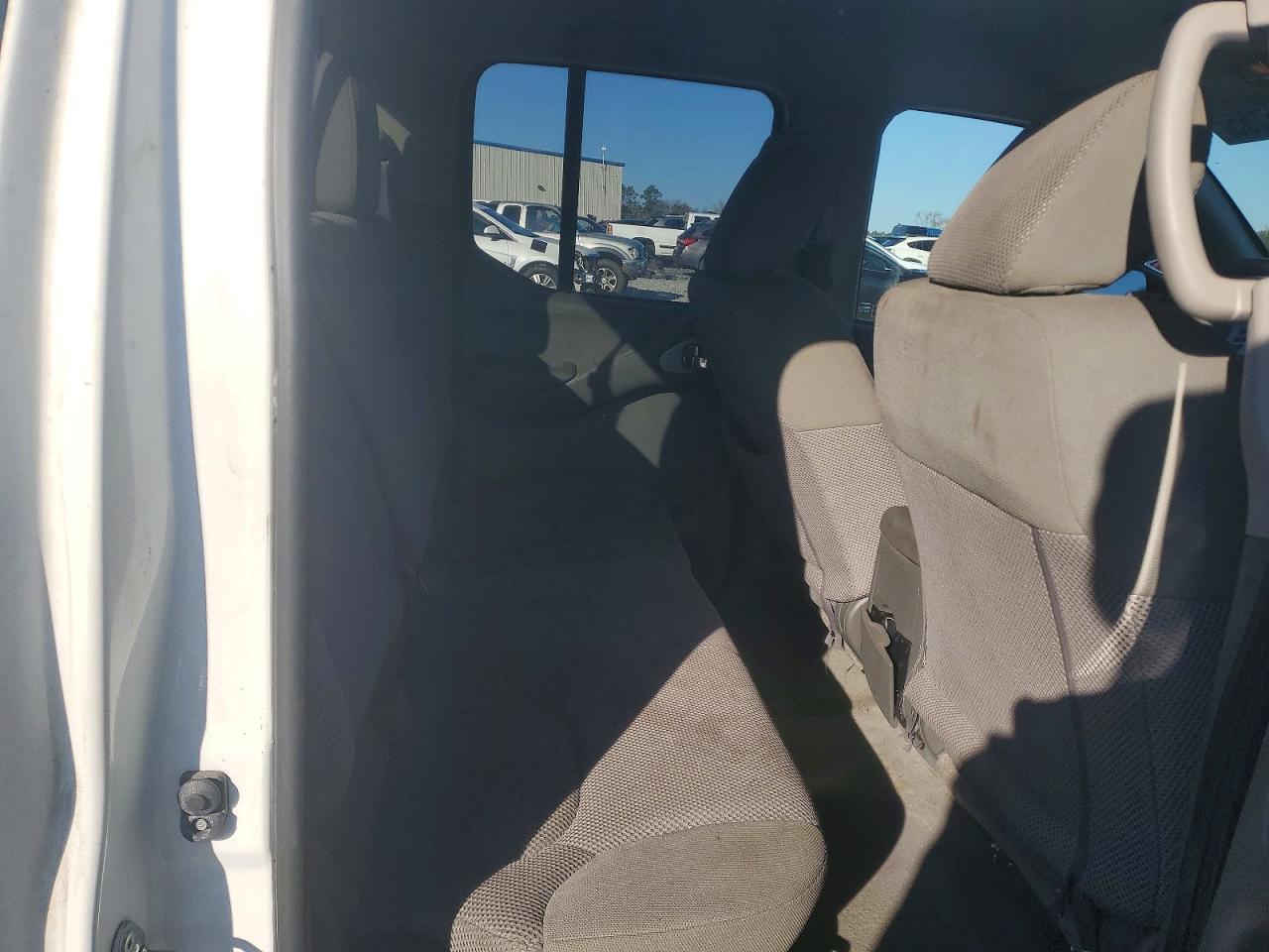 2017 Nissan Frontier s