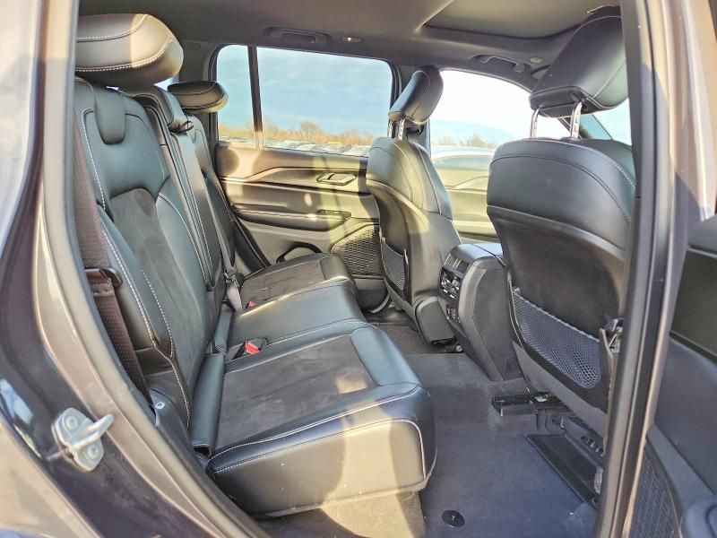 2023 Jeep Grand Cherokee Laredo