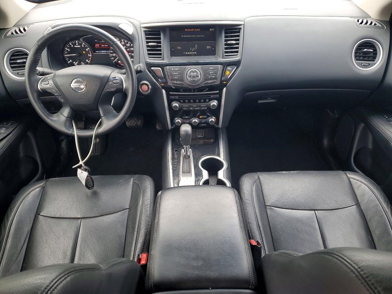 2020 Nissan Pathfinder sv