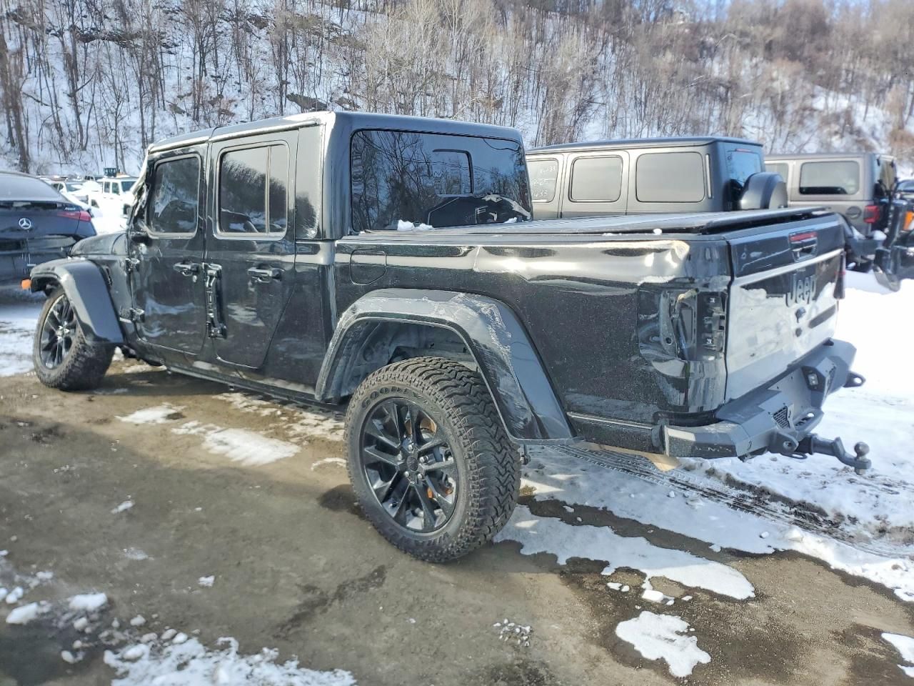 2023 Jeep Gladiator Overland