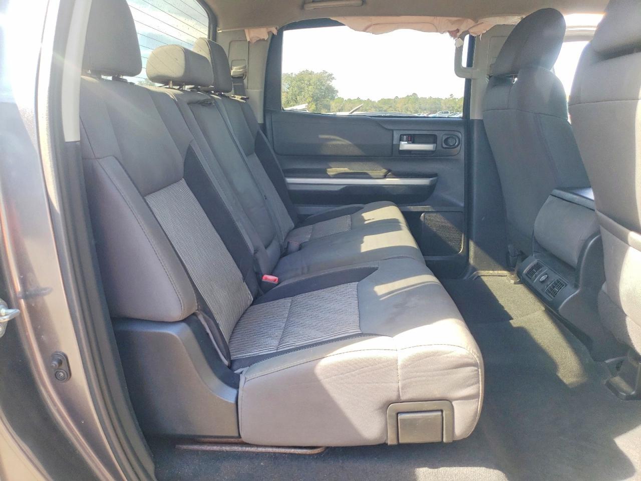 2015 Toyota Tundra SR5