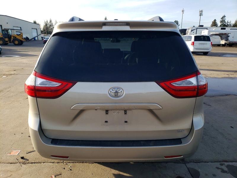 2015 Toyota Sienna xle