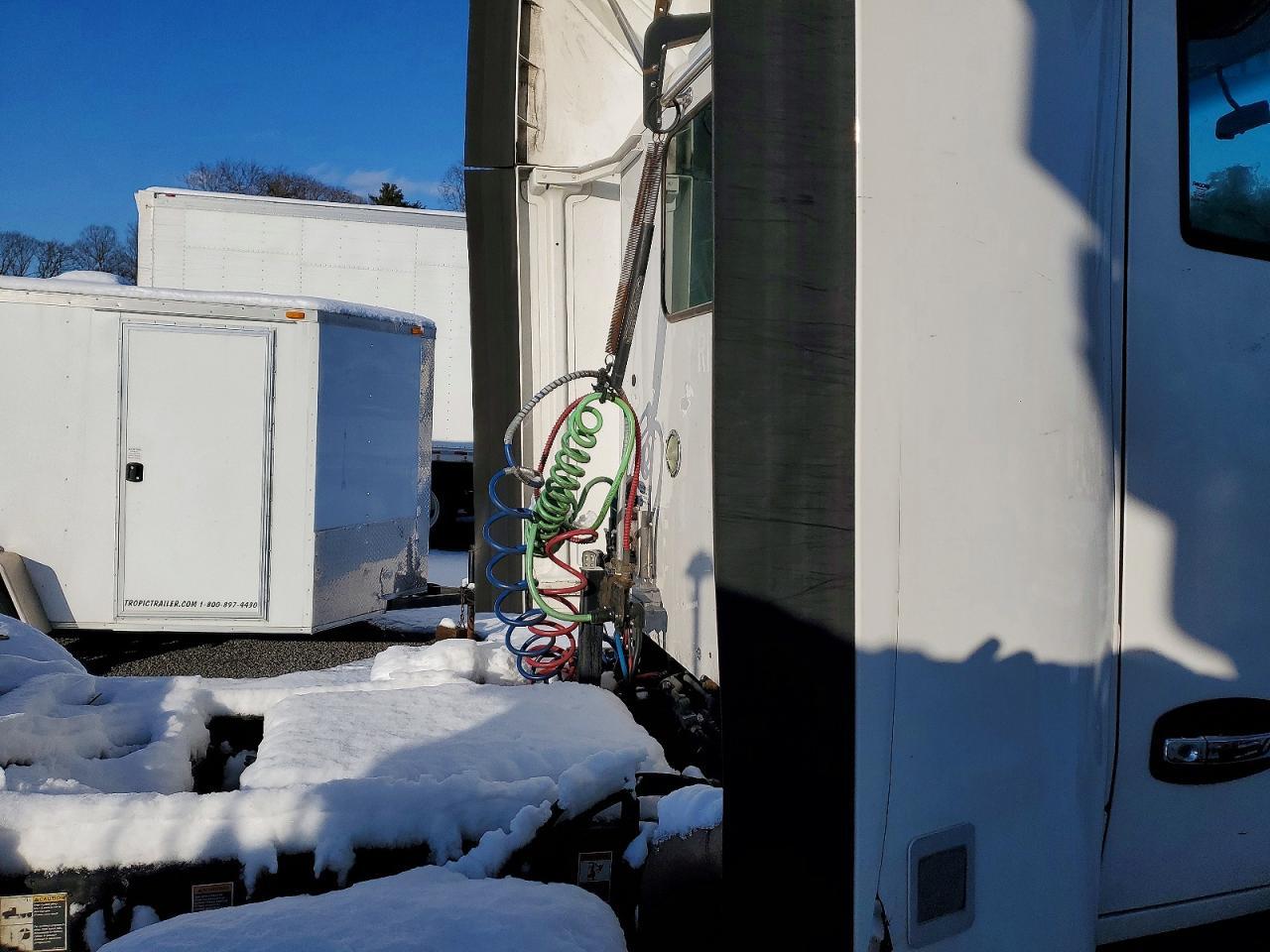 2016 Volvo VNL Semi Truck