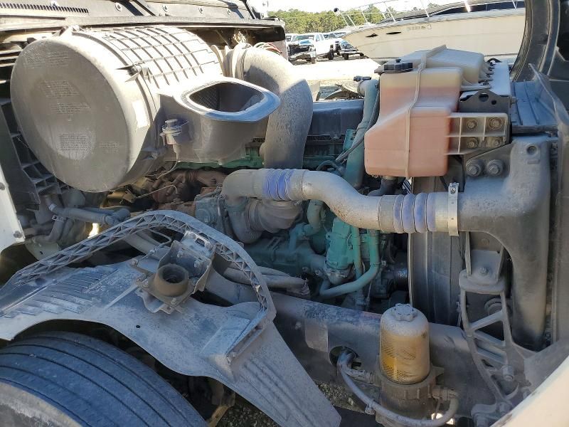 2017 Volvo VNL Semi Truck