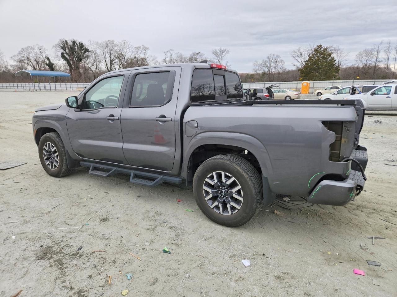2022 Nissan Frontier s