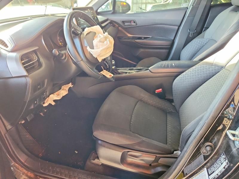 2021 Toyota C-hr xle