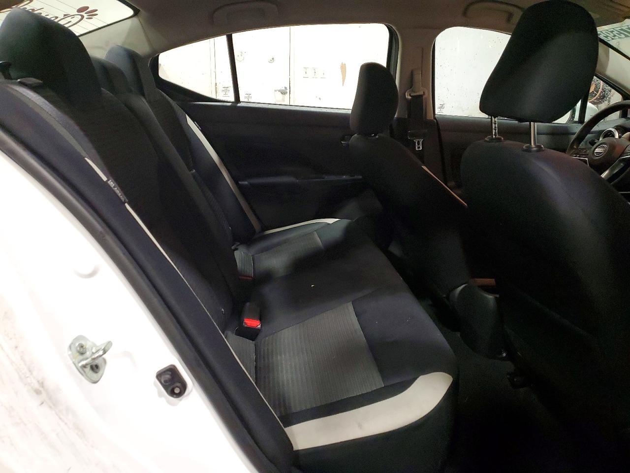 2022 Nissan Versa sv
