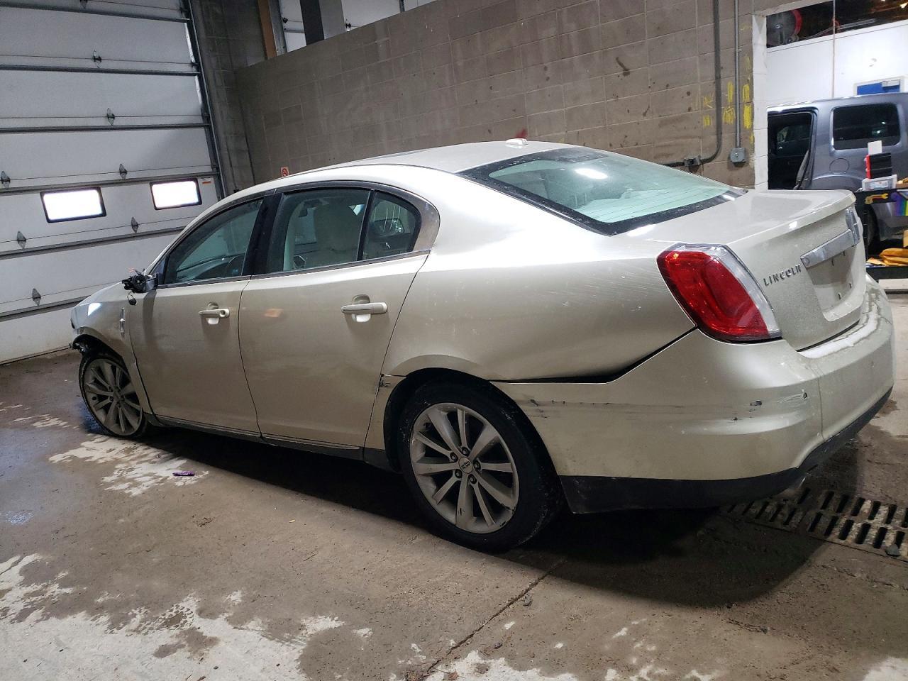 2011 Lincoln MKS