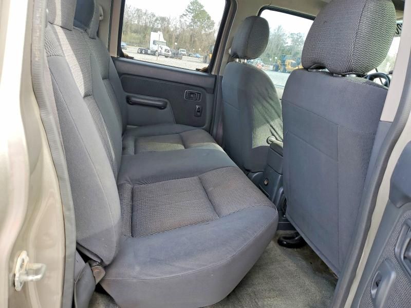 2003 Nissan Frontier Crew cab xe