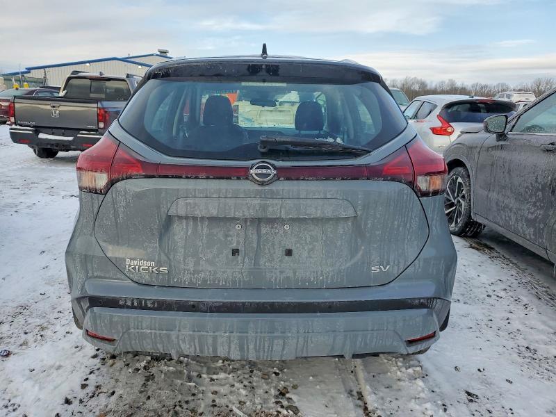 2023 Nissan Kicks sv