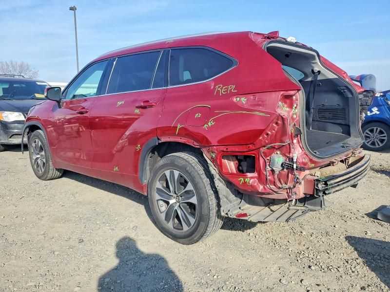 2022 Toyota Highlander xle