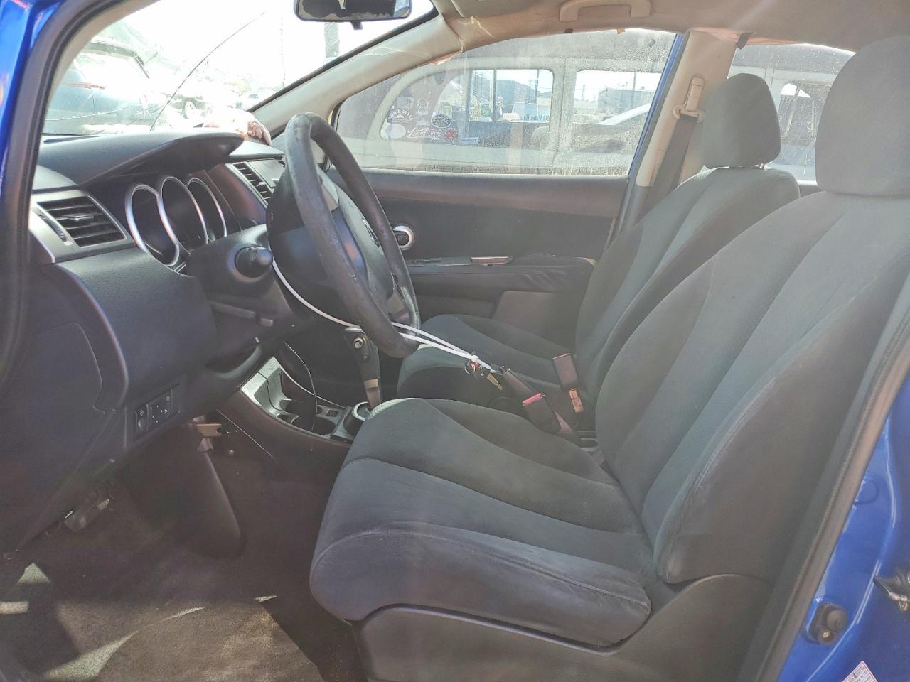 2011 Nissan Versa s