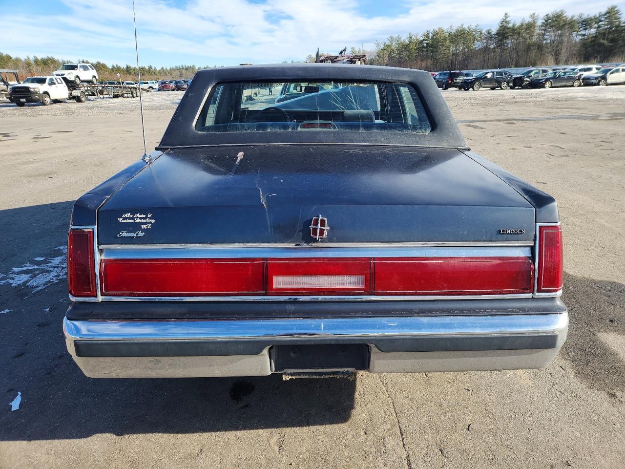 1985 Lincoln Townhouse Town car