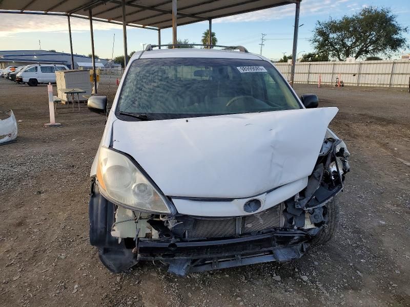 2009 Toyota Sienna ce