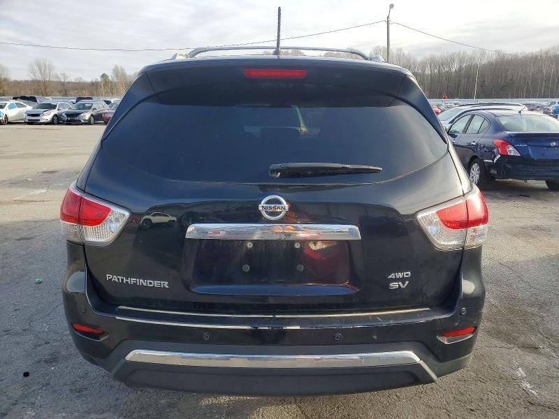 2016 Nissan Pathfinder sv