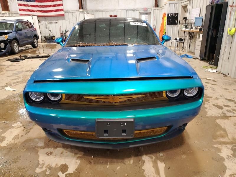 2015 Dodge Challenger sxt