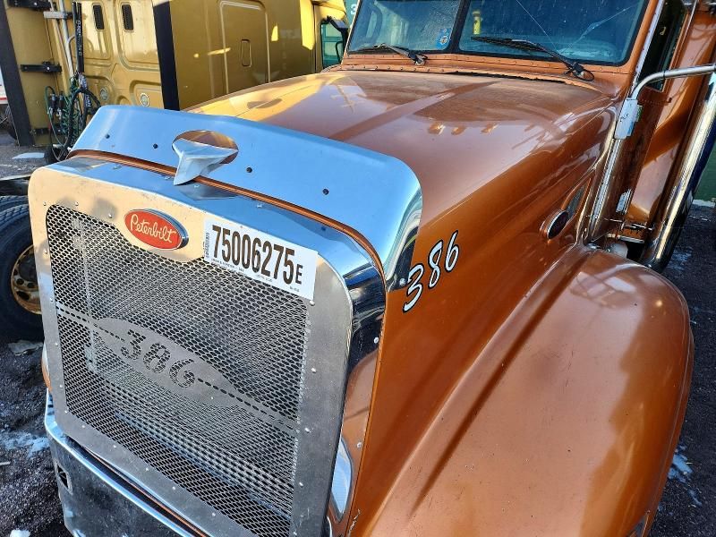2009 Peterbilt Tractor 2009 Peterbilt 386 Semi Truck